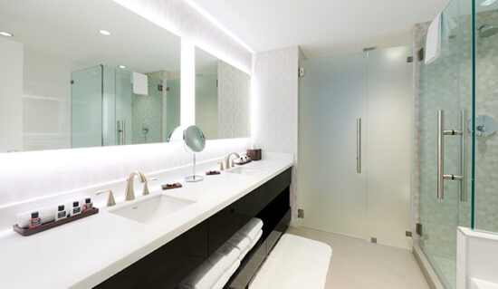 Pickering Hotel Bathroom