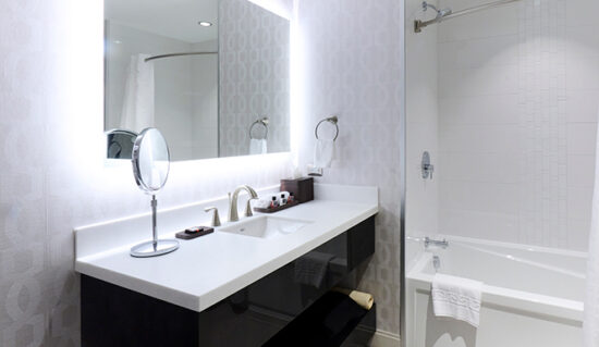 Pickering Hotel Bathroom